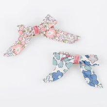 Load image into Gallery viewer, Floral Pattern Bow Hair Clips