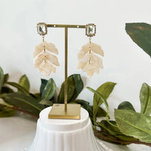 Load image into Gallery viewer, Weathered Wedding Collection