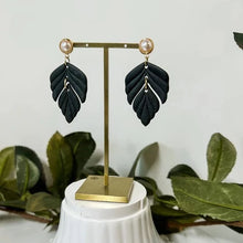 Load image into Gallery viewer, Weathered Wedding Collection