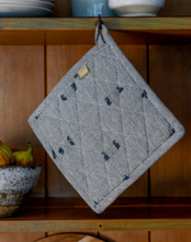 Load image into Gallery viewer, Half Oven Glove Tuft