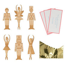 Load image into Gallery viewer, Christmas Nutcrackers Crackers