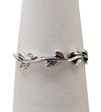 Load image into Gallery viewer, Skosh Vine Stacking Rings