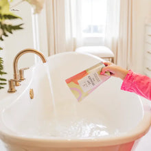 Load image into Gallery viewer, Daydreamer Bath Soak
