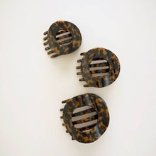 Load image into Gallery viewer, Tortoise Flat Circle Hair Clip
