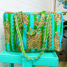 Load image into Gallery viewer, Weekender Travel Bag
