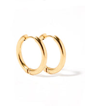 Load image into Gallery viewer, Huggie Earrings - Scarlett Hoop Gold 14mm
