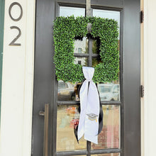 Load image into Gallery viewer, Boxwood Wreath
