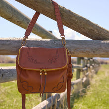 Load image into Gallery viewer, Hobo Fernwell Medium Crossbody - Warm Honey
