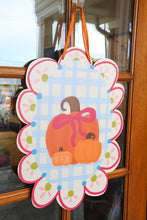 Load image into Gallery viewer, Scalloped Pumpkin with Bow Doorhanger
