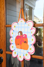 Load image into Gallery viewer, Scalloped Pumpkin with Bow Doorhanger
