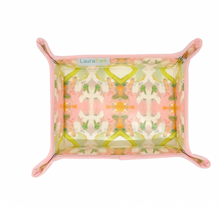 Load image into Gallery viewer, Laura Park Snap Trays
