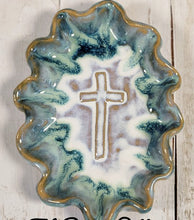 Load image into Gallery viewer, Cross Fluted Dish
