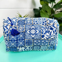 Load image into Gallery viewer, Quilted Makeup Bags
