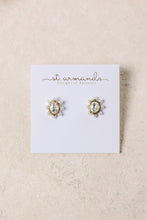 Load image into Gallery viewer, Crystal Pearl Oval Stud Earrings
