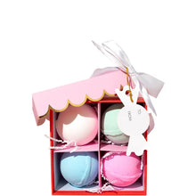 Load image into Gallery viewer, Christmas Scalloped Bath Balm Set
