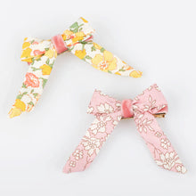 Load image into Gallery viewer, Floral Pattern Bow Hair Clips
